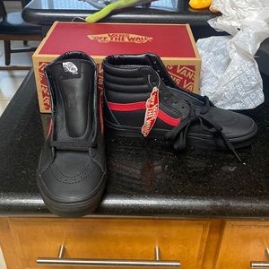 NEW Mens Vans OFF THE WALL in black leather SZ 8 1/5